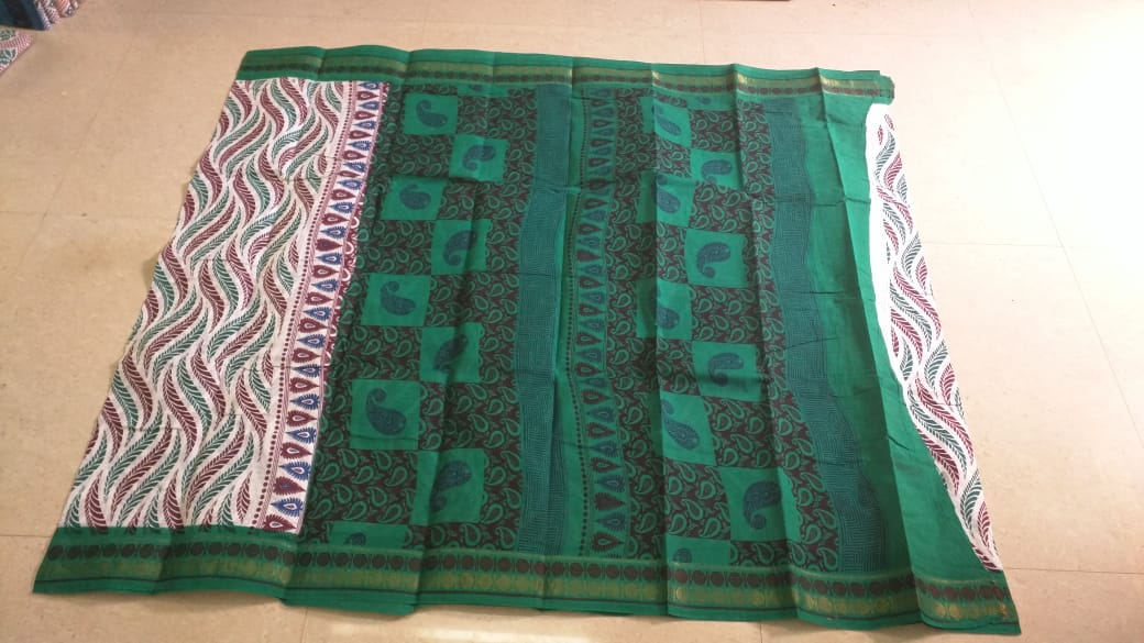 White based Sungudi cotton fancy print sarees with leaf design - Image 2
