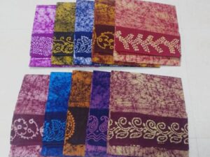 Hand-wax crack batik print on Sungudi cotton sarees