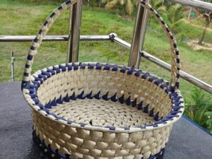 Kuzhithurai Round Basket with Handle – 13x6 Inches Handmade Palm Leaf Basket